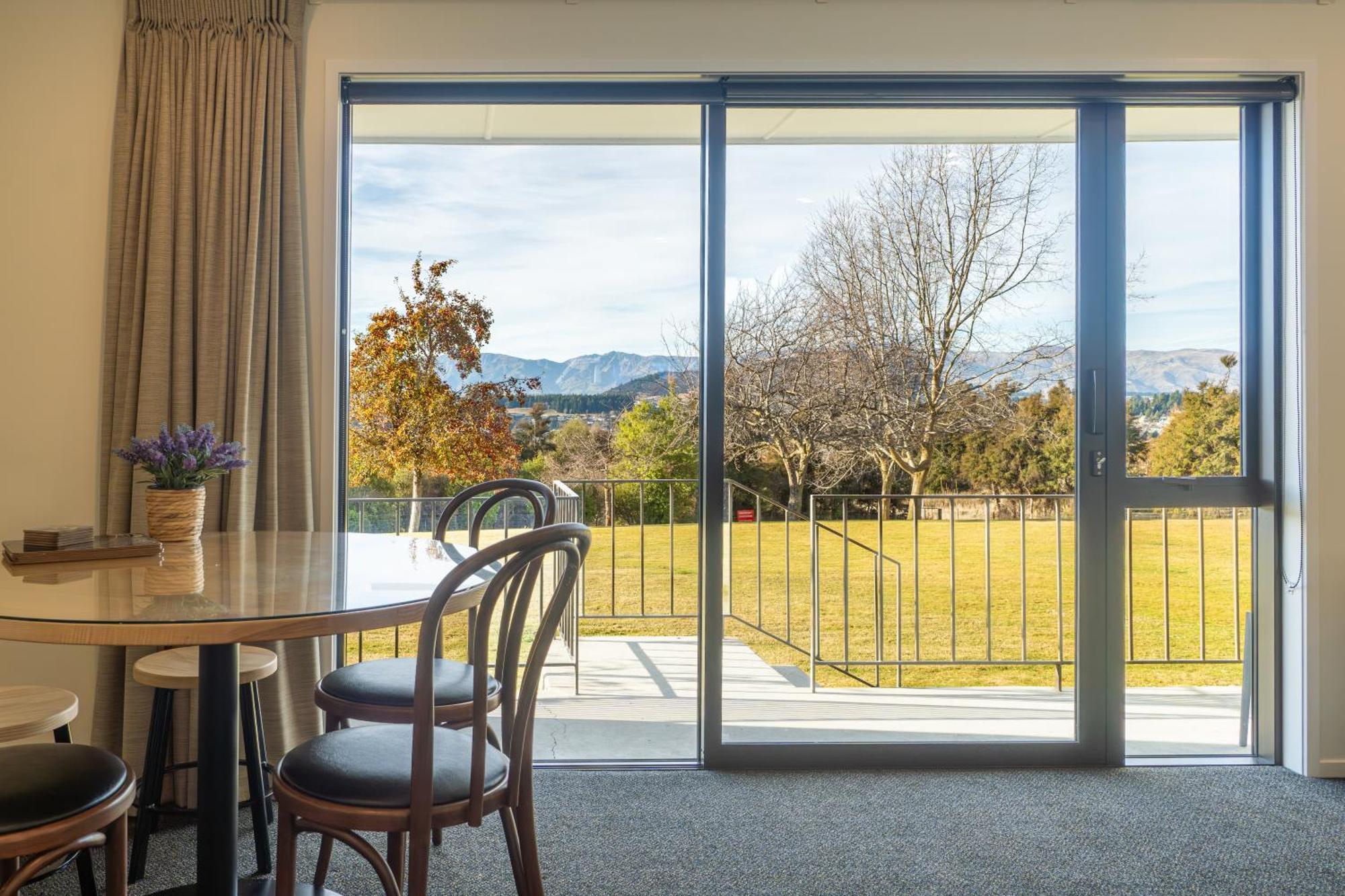 Wanaka Top 10 Holiday Park Екстериор снимка