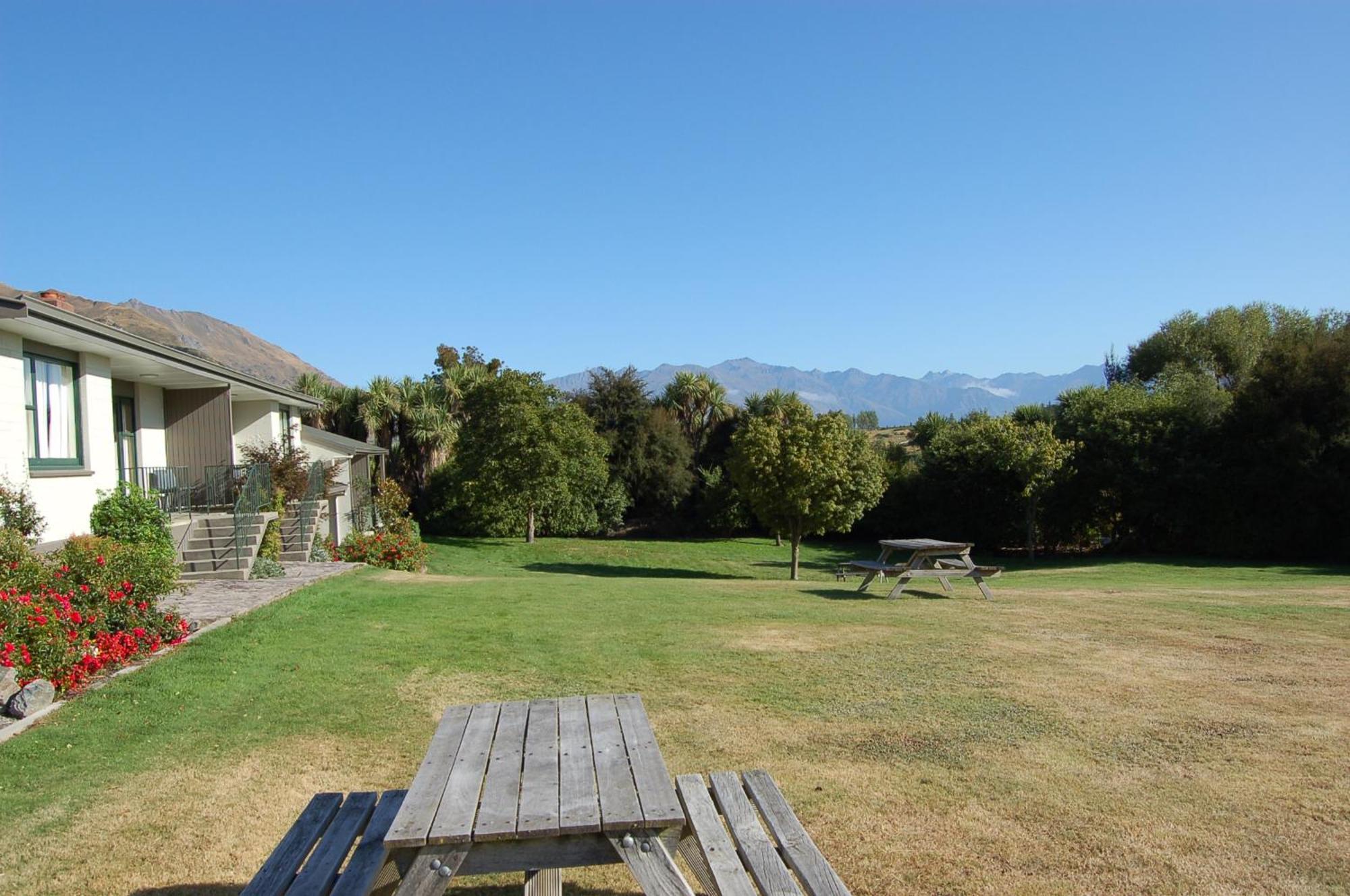 Wanaka Top 10 Holiday Park Екстериор снимка