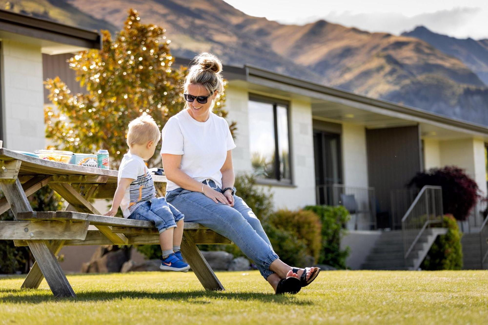 Wanaka Top 10 Holiday Park Екстериор снимка
