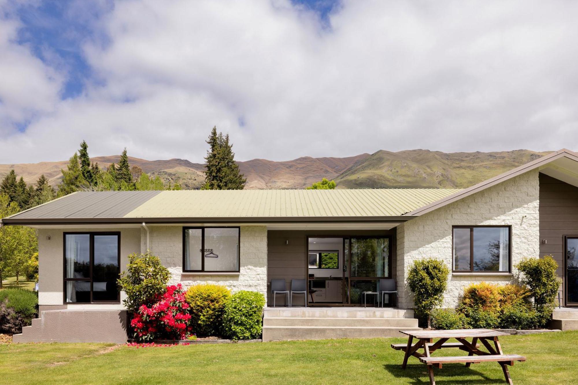 Wanaka Top 10 Holiday Park Екстериор снимка